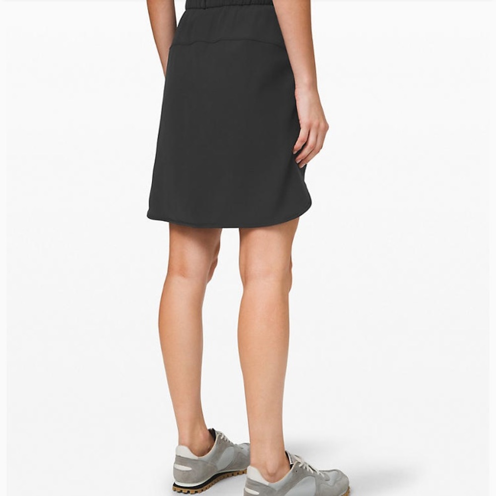 NWT! Lululemon On the Fly black skirt Size 2 - Picture 3 of 10